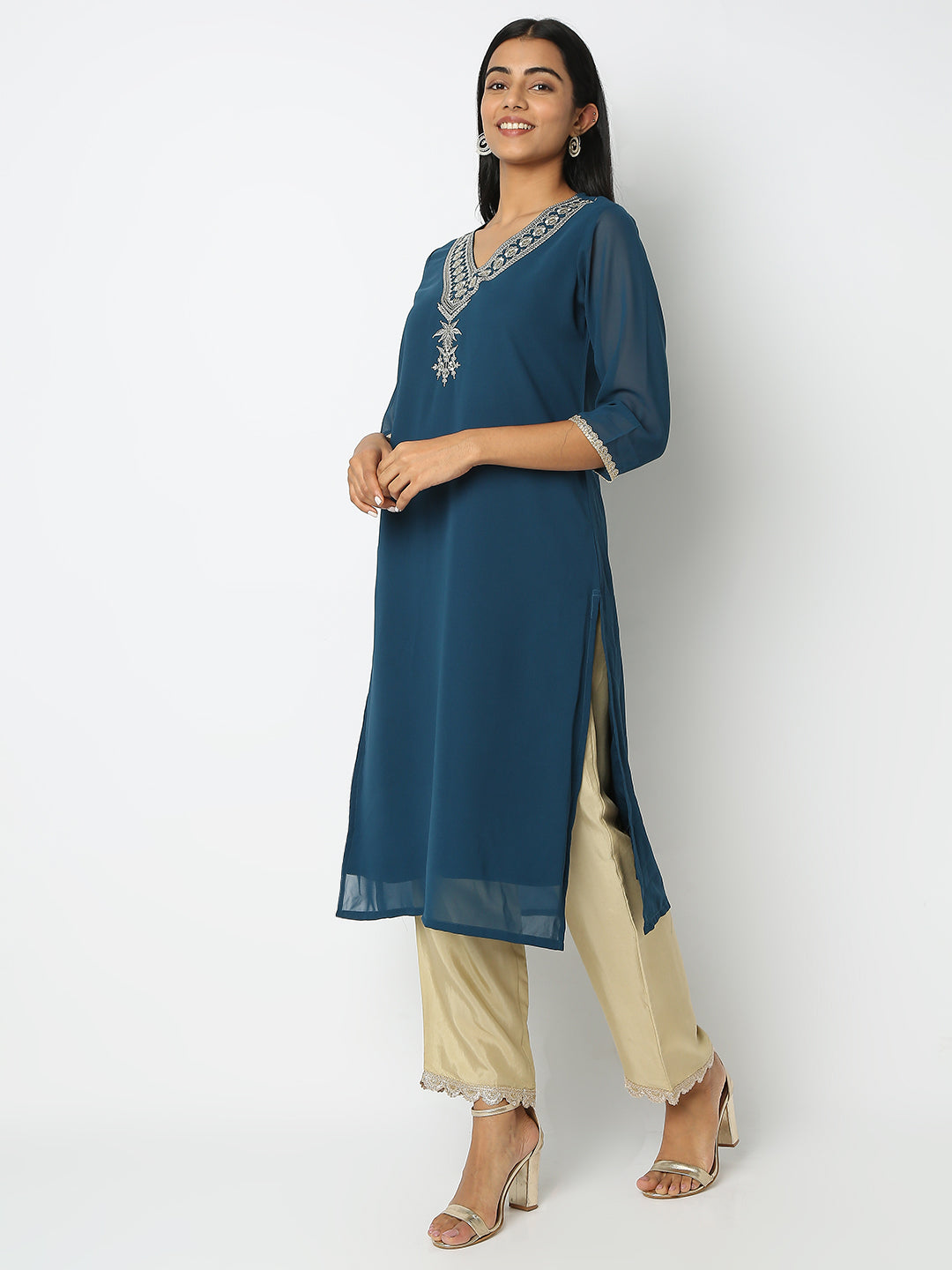 Straight Fit Embroidered Kurta