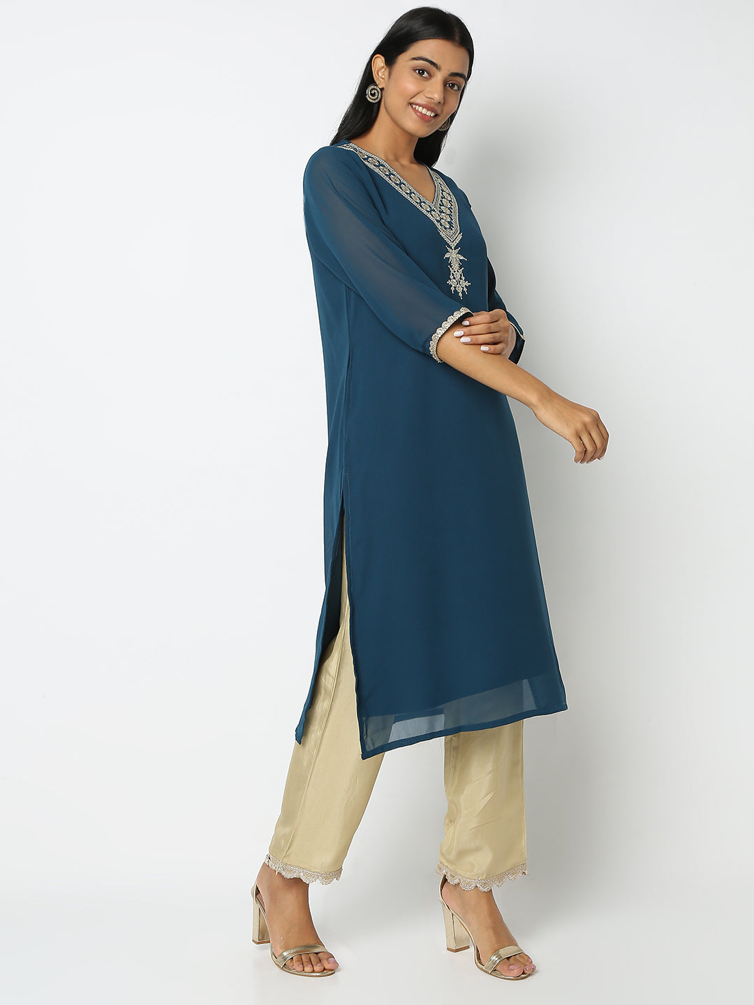 Straight Fit Embroidered Kurta