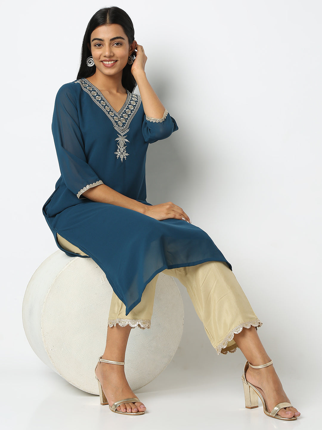 Straight Fit Embroidered Kurta