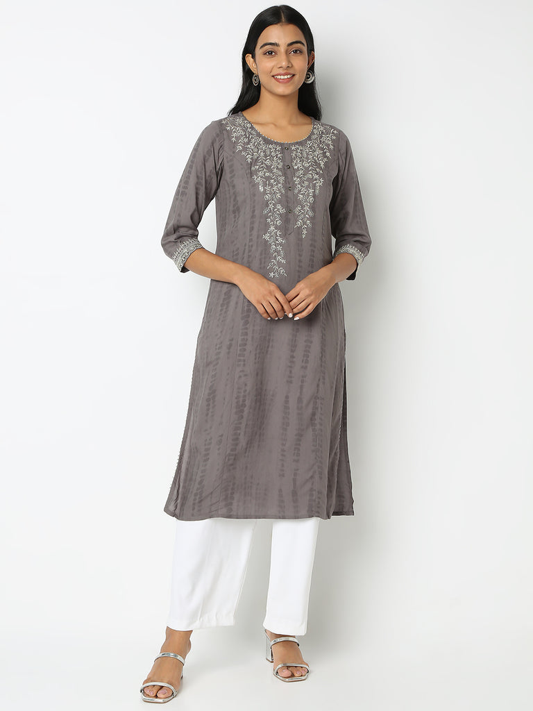 Regular Fit Embroidered Kurta