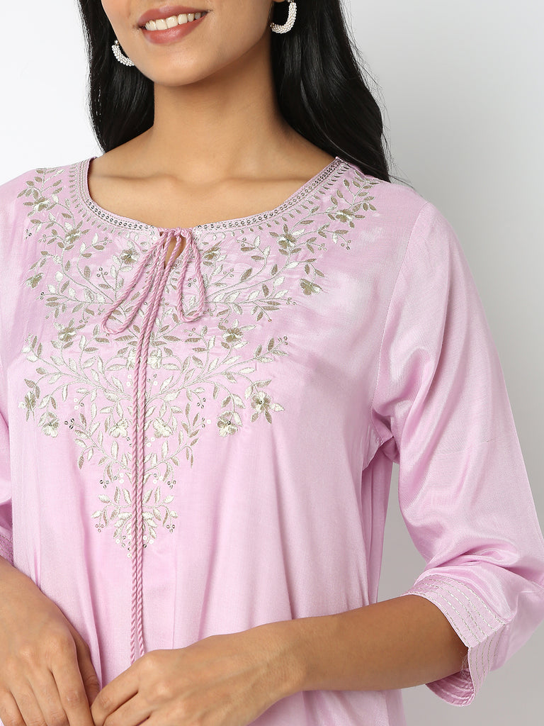 Regular Fit Embroidered Kurta