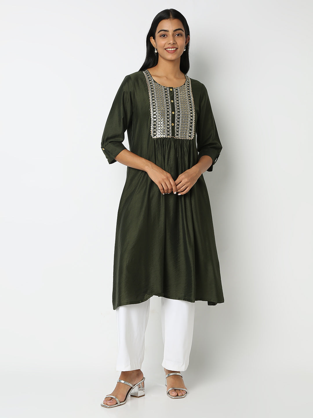 Regular Fit Embroidered Kurta