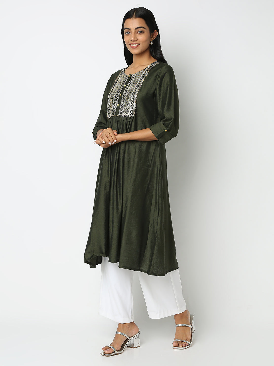 Regular Fit Embroidered Kurta