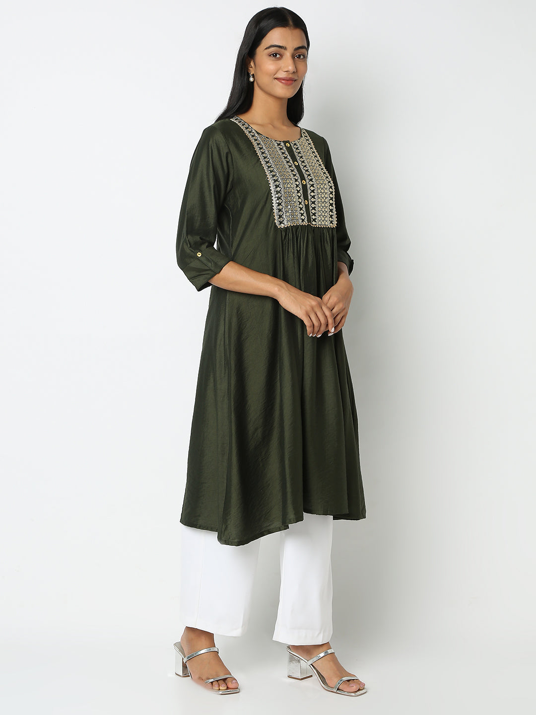 Regular Fit Embroidered Kurta