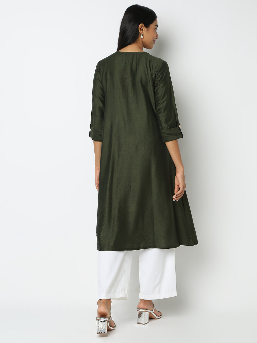 Regular Fit Embroidered Kurta