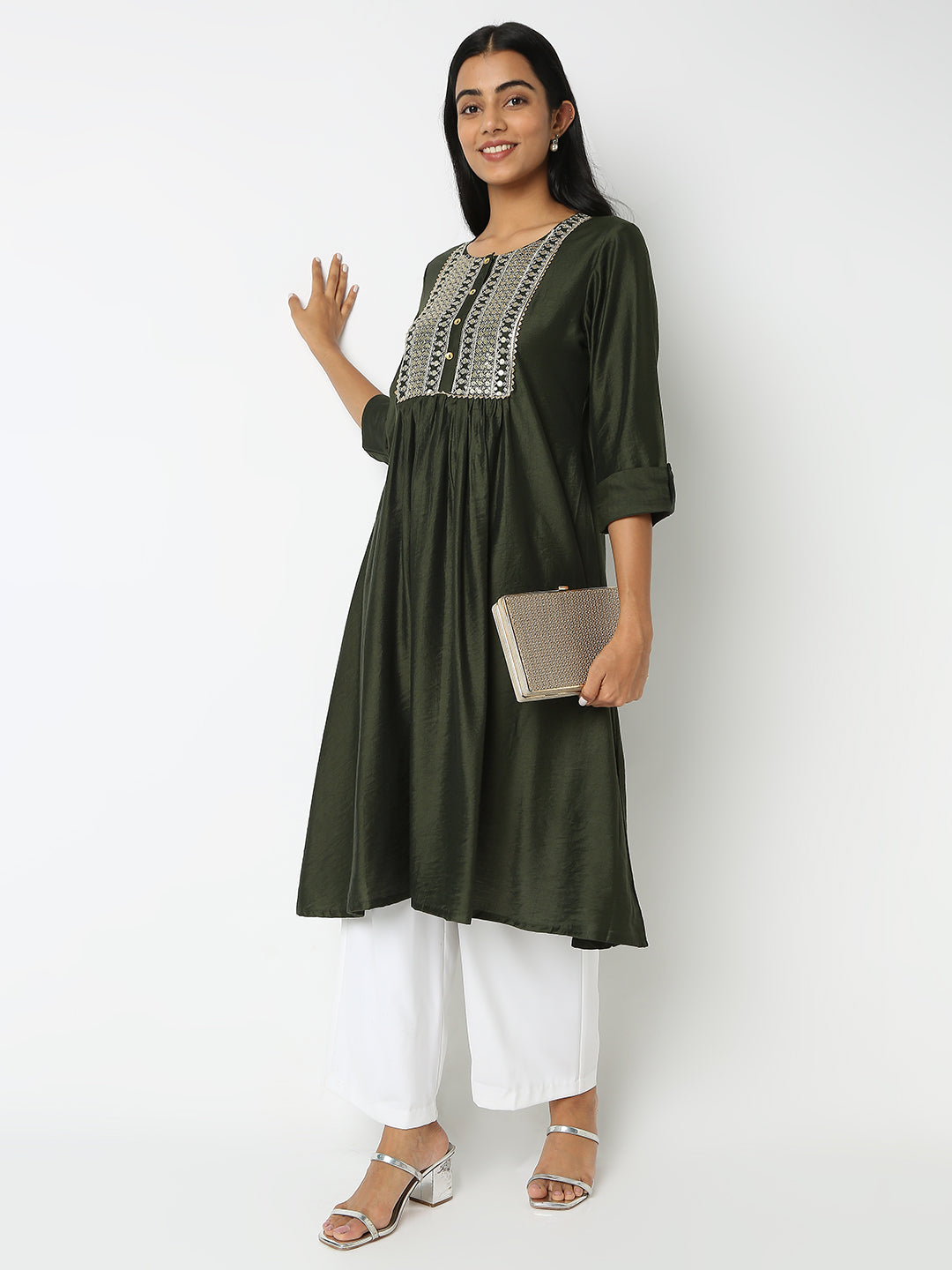 Regular Fit Embroidered Kurta