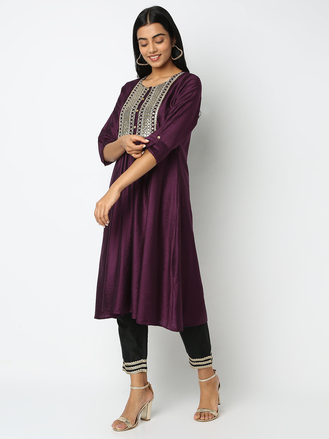 Regular Fit Embroidered Kurta