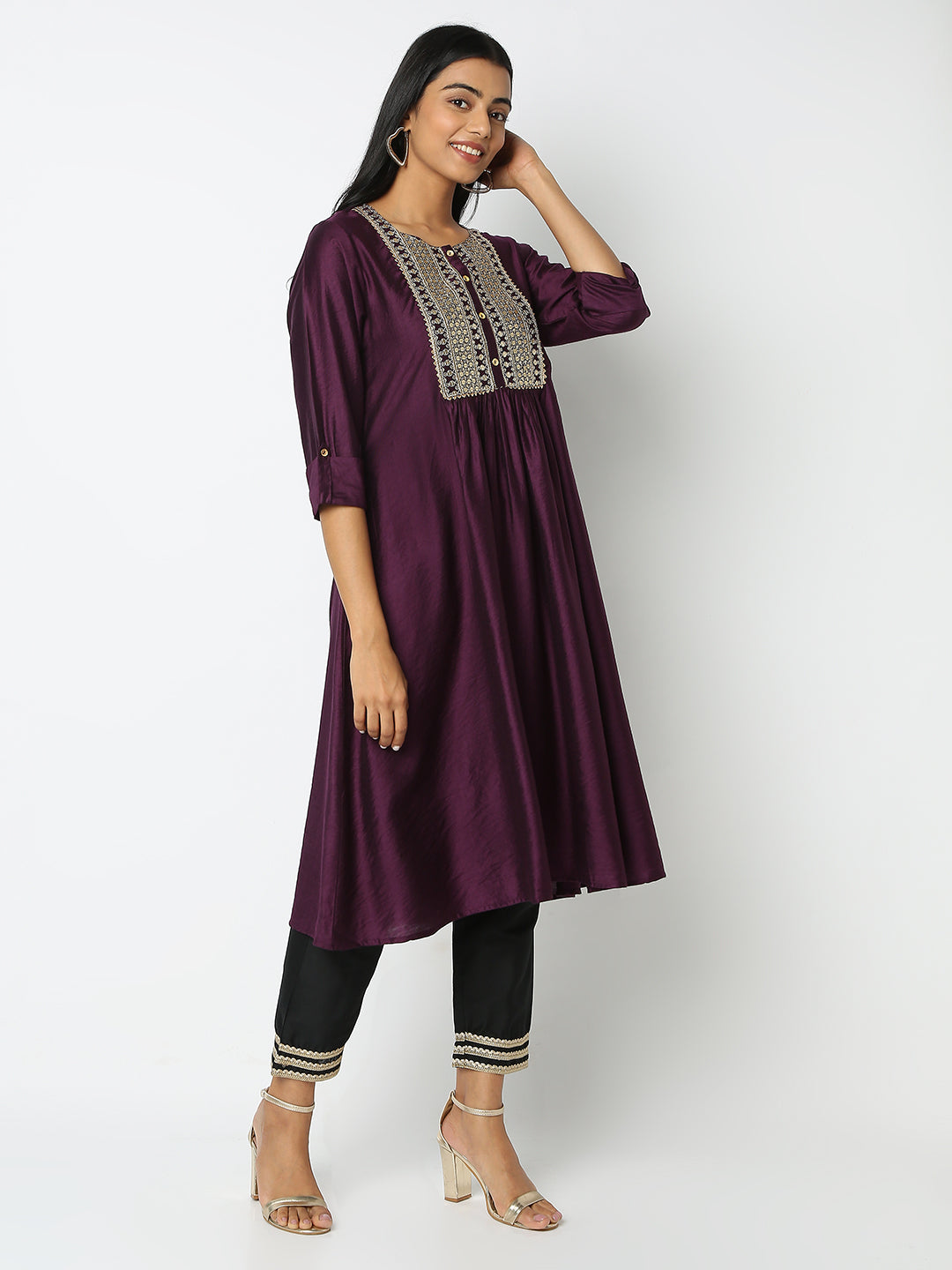 Regular Fit Embroidered Kurta