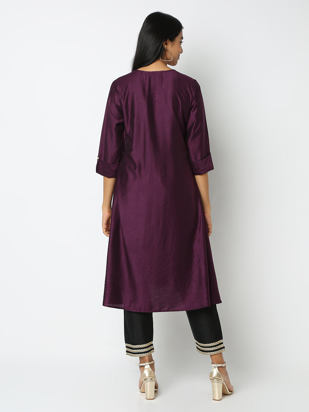 Regular Fit Embroidered Kurta