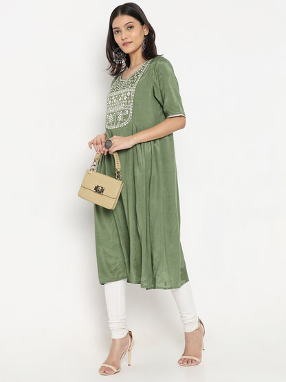 Straight Fit Embellished Kurta