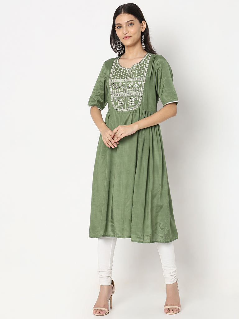 Straight Fit Embellished Kurta