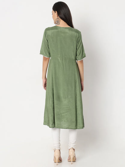 Straight Fit Embellished Kurta