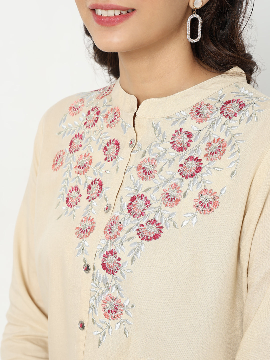 Straight Fit Embroidered Kurta