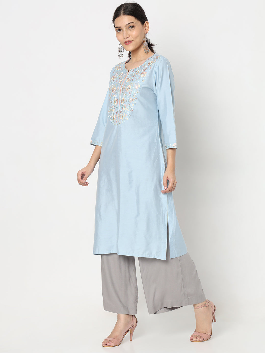 Straight Fit Embroidered Kurta