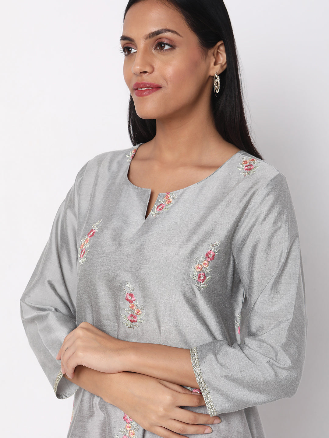 Straight Fit Embroidered Kurta