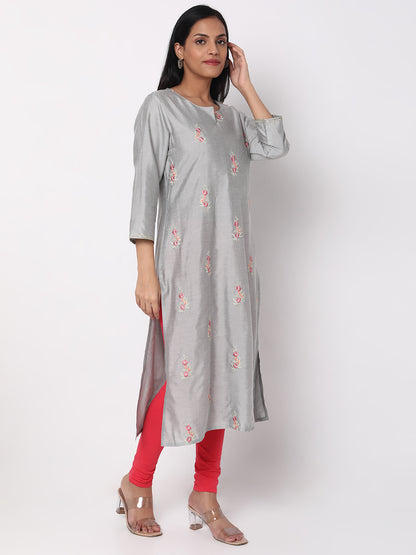 Straight Fit Embroidered Kurta