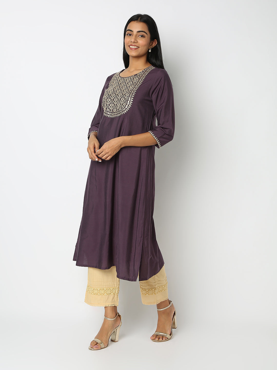 Regular Fit Embroidered Kurta
