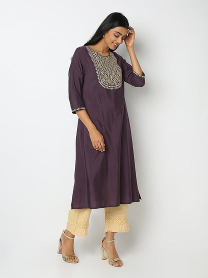 Regular Fit Embroidered Kurta