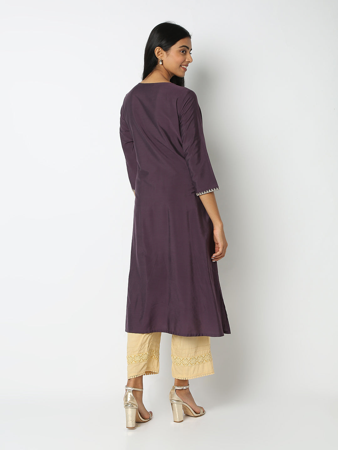 Regular Fit Embroidered Kurta