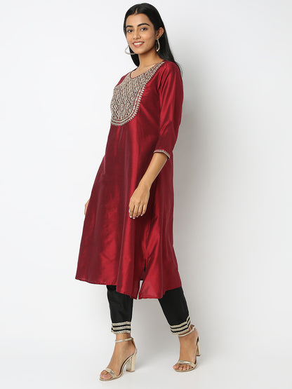 Regular Fit Embellished Kurta