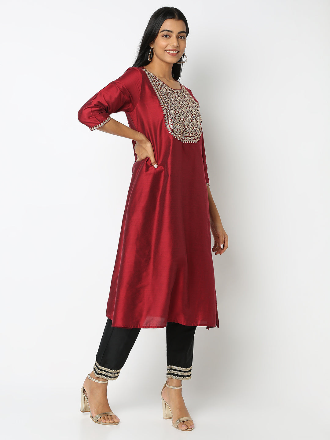 Regular Fit Embellished Kurta